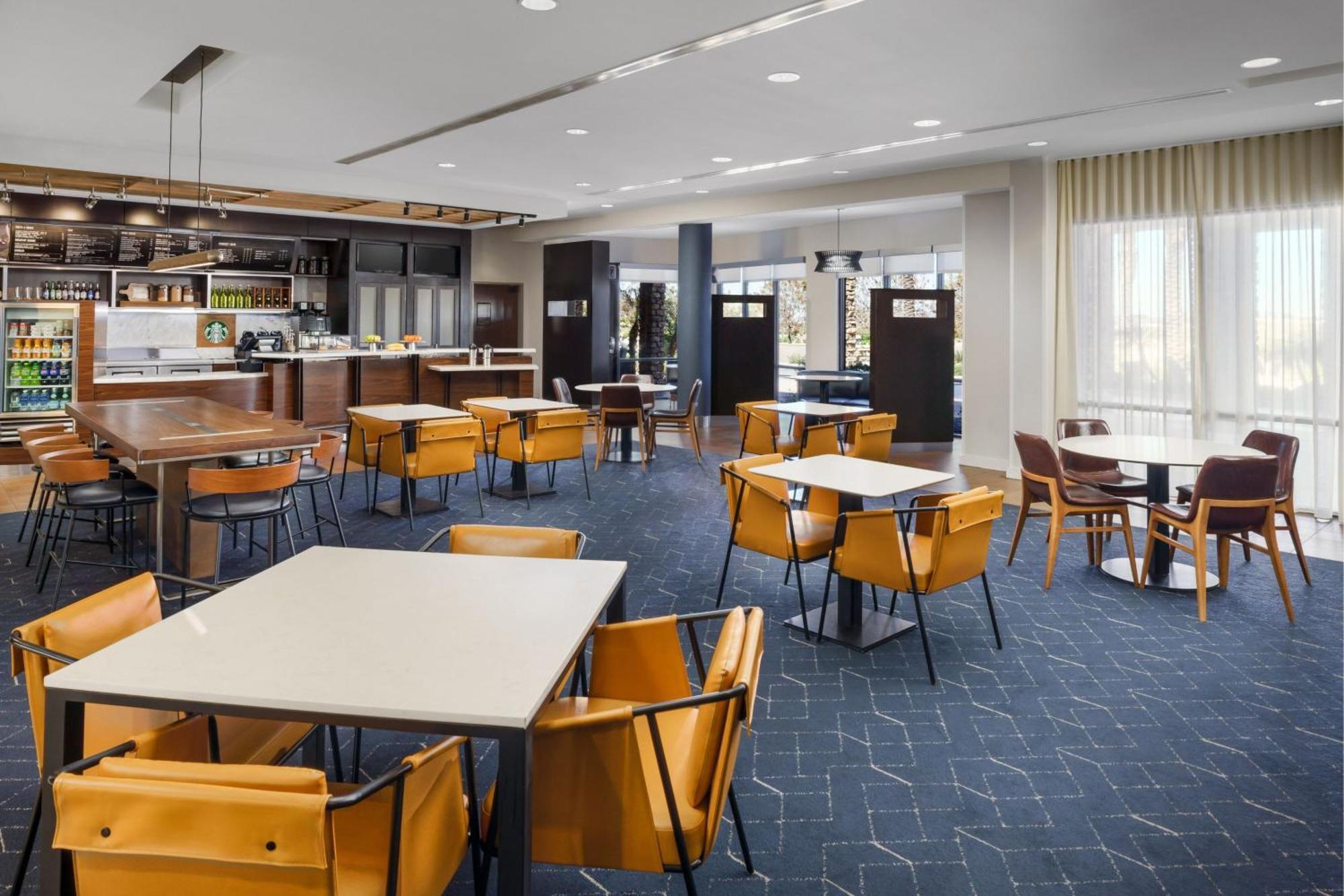 Courtyard By Marriott Phoenix Mesa Gateway Airport Экстерьер фото