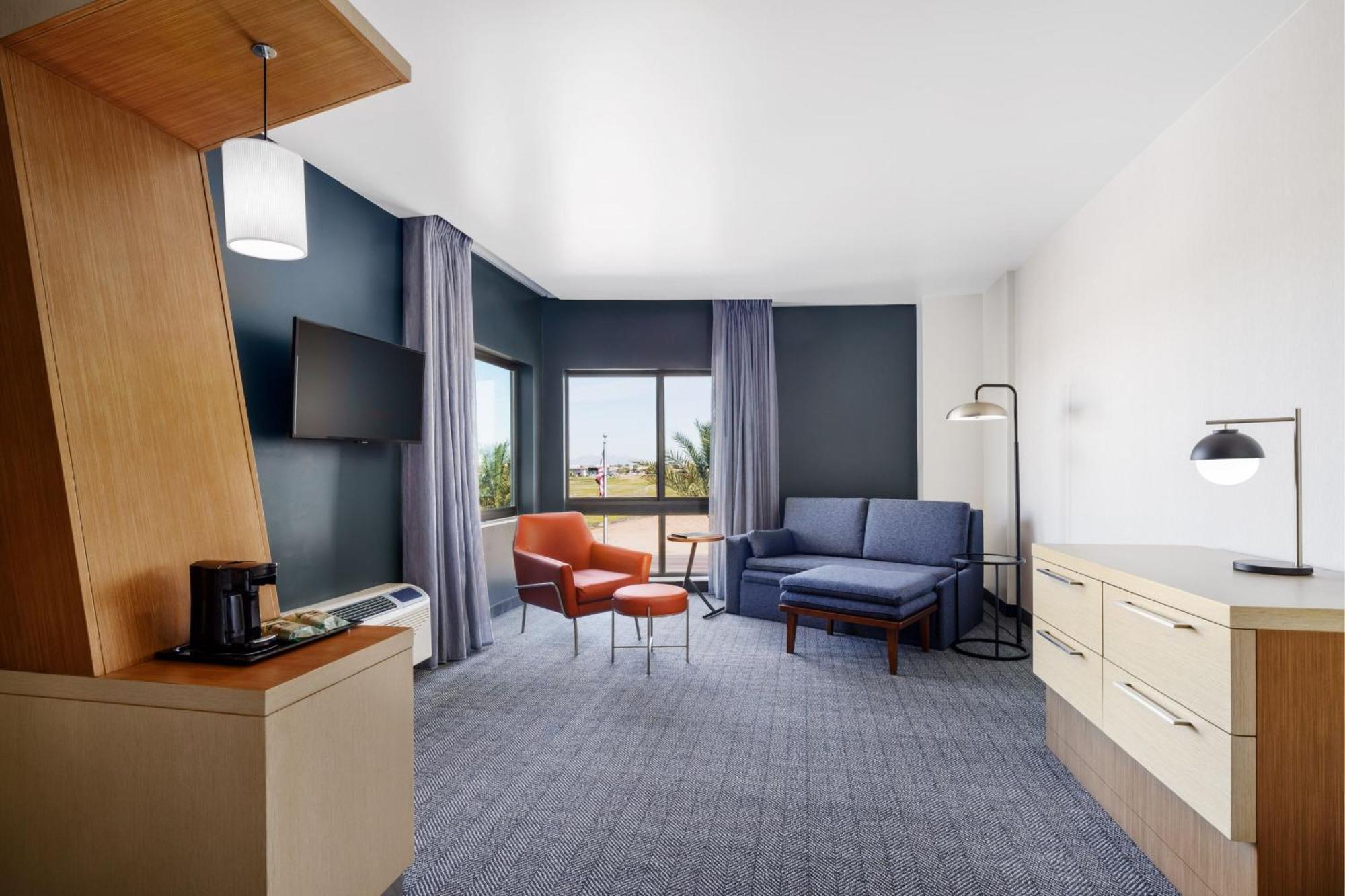 Courtyard By Marriott Phoenix Mesa Gateway Airport Экстерьер фото